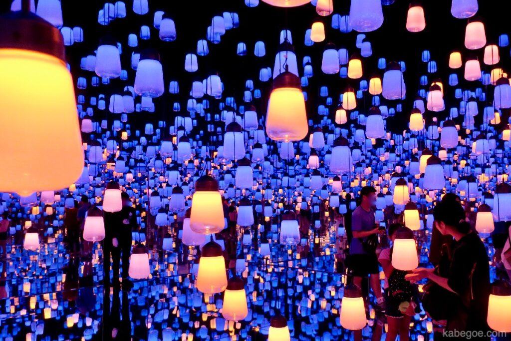 TeamLab Borderless "Forest of Resonating Lamps"