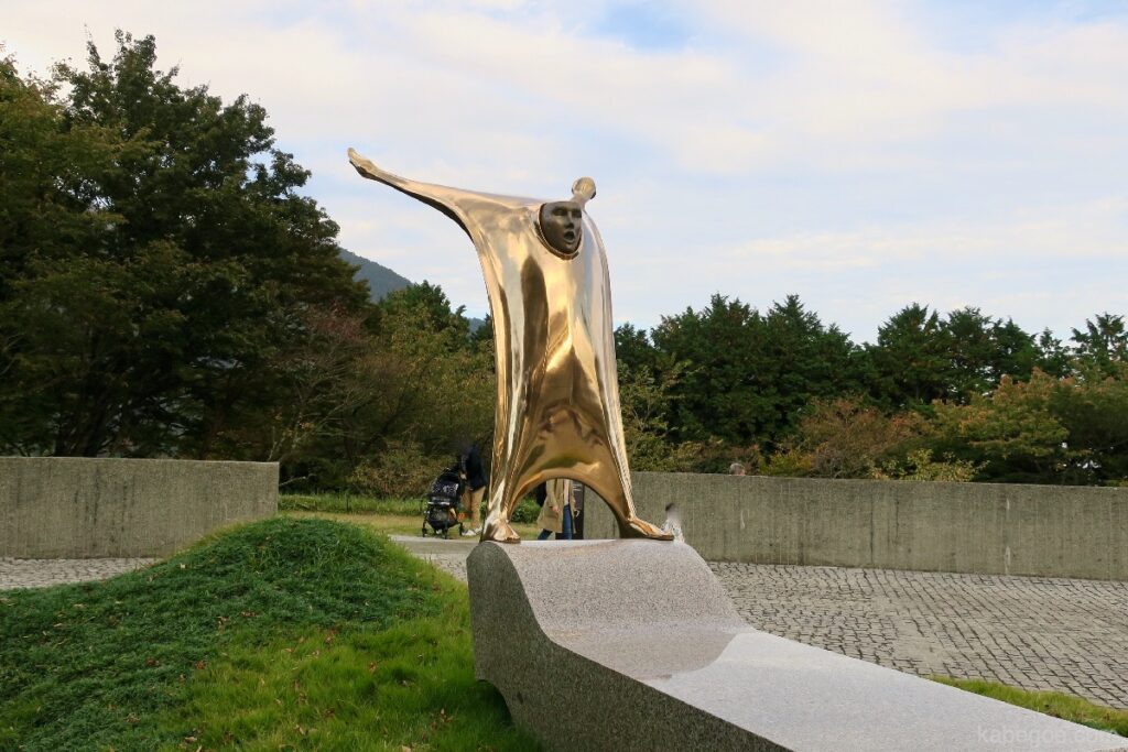 箱根彫刻の森美術館の土田隆生「眩驚（げんぎょう）―Ｖ」