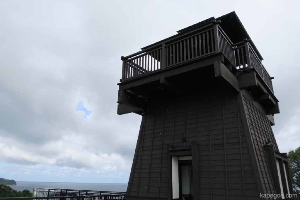 Observatorium van de "Blauwe Grot" op het schiereiland Noto