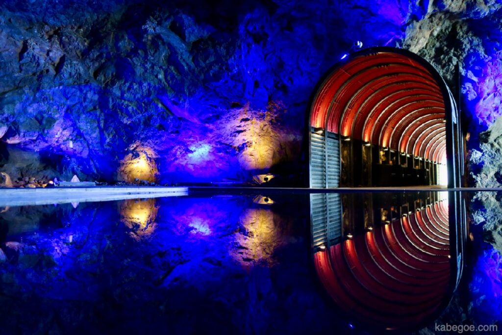 Paysage de la « grotte bleue » au cap Suzu