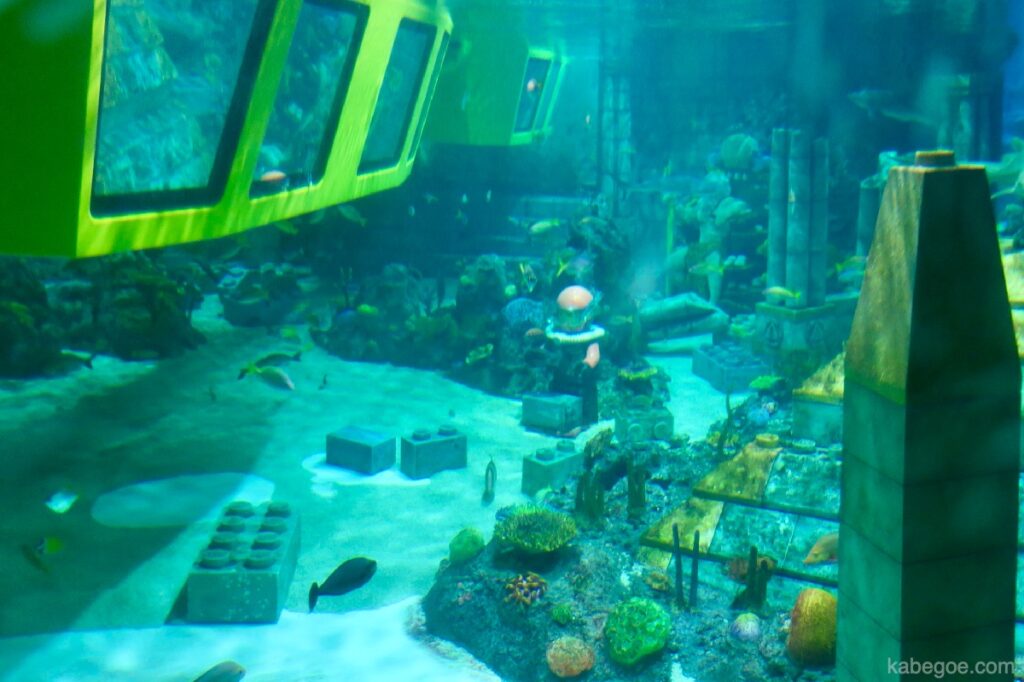 Vista interna dell'avventura sottomarina di Legoland