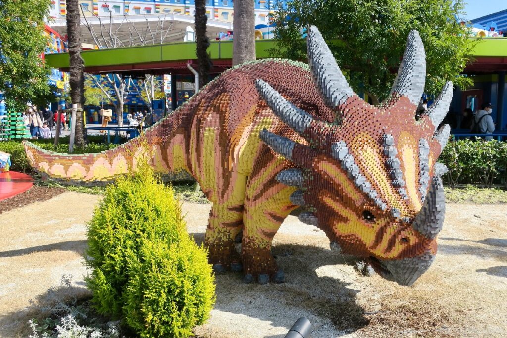 Legoland Jepang Triceratops
